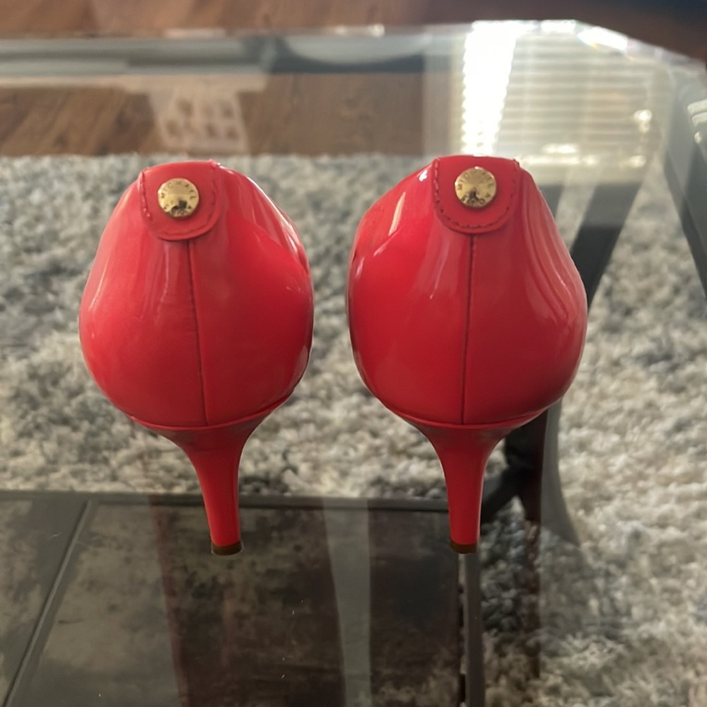 michael kors red pumps